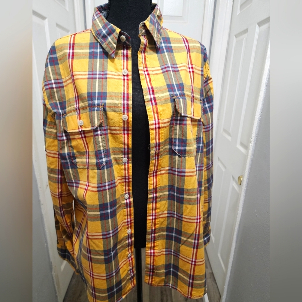 Women's Plaid ButtonUp